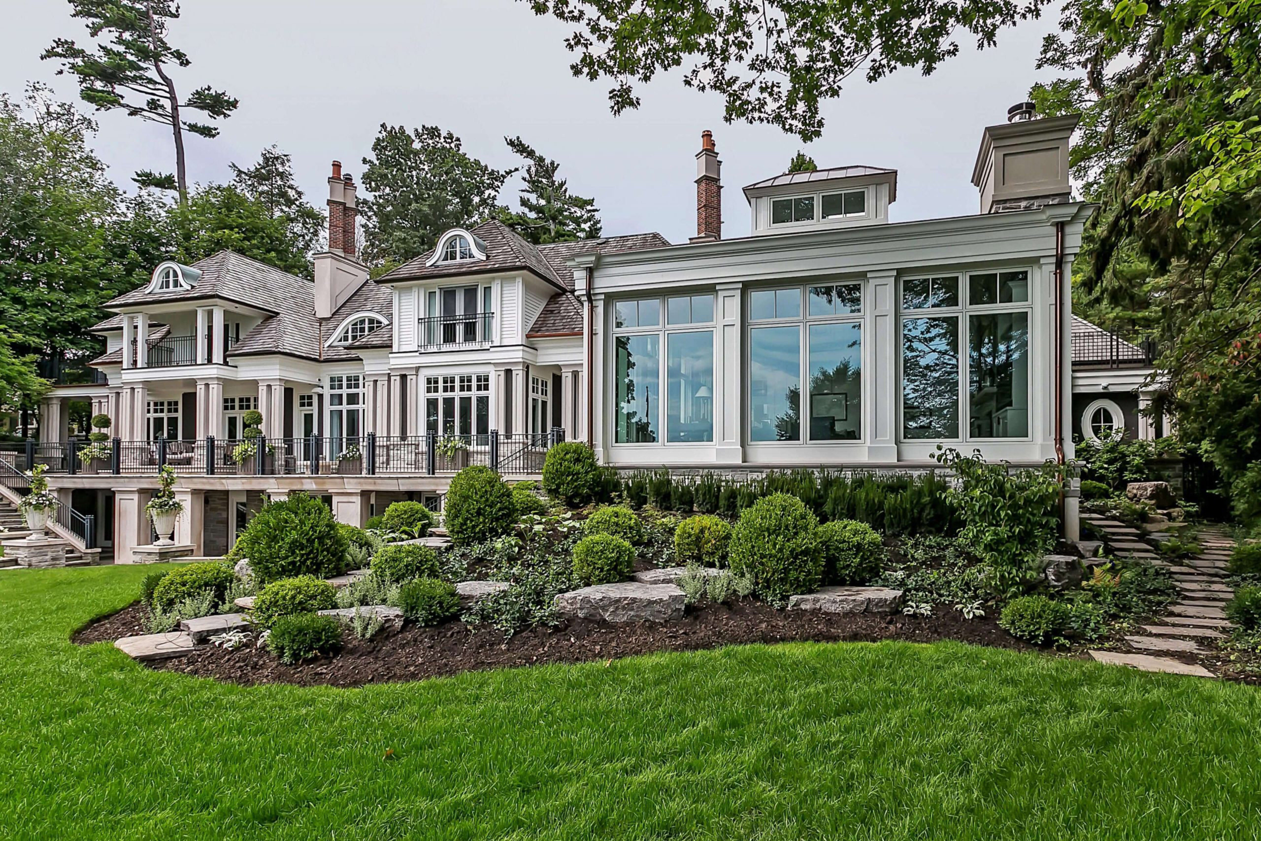 chatsworth luxury homes